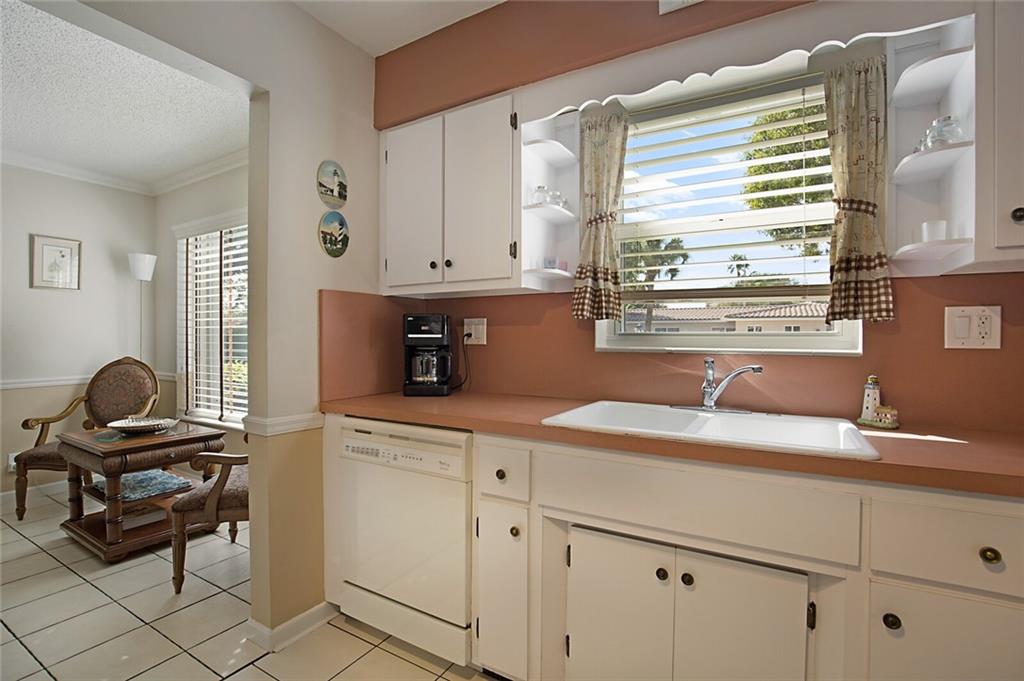 2121 NE 34TH CT