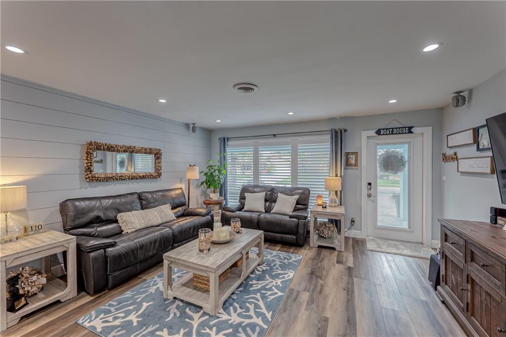 805 SE 14th Dr