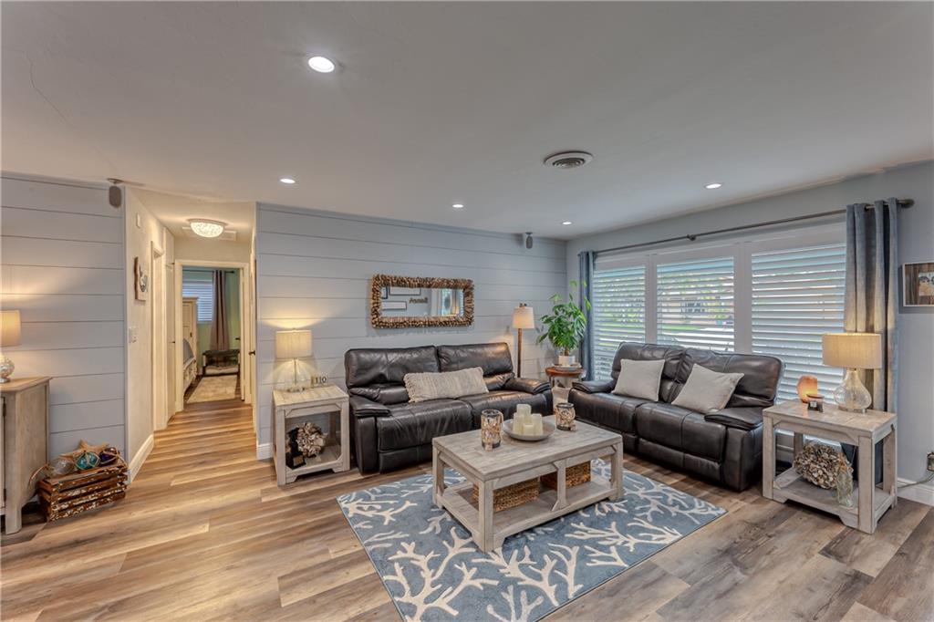 805 SE 14th Dr