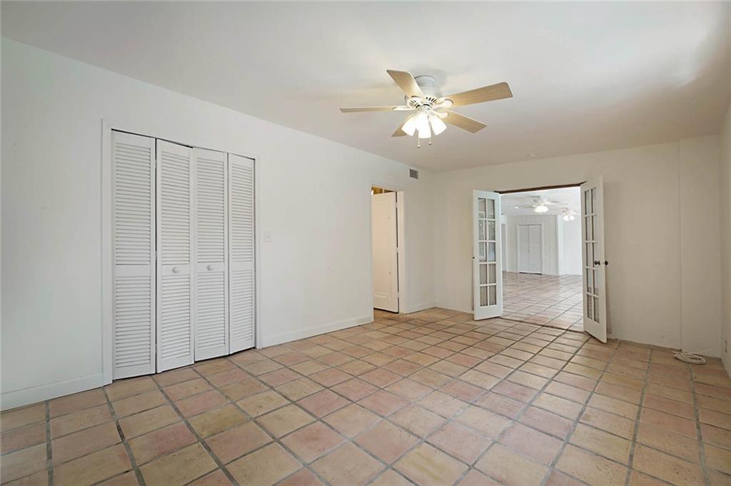2780 NE 22 AV