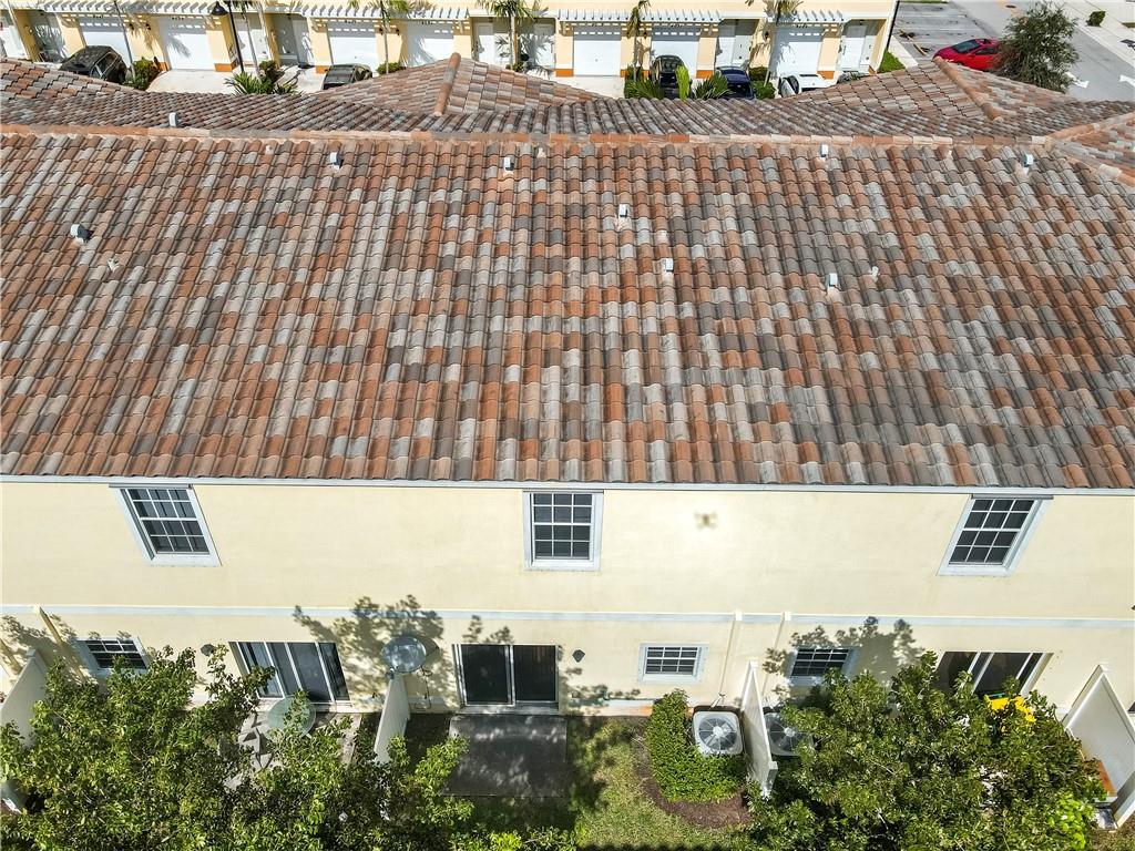 4032 NW 11th St