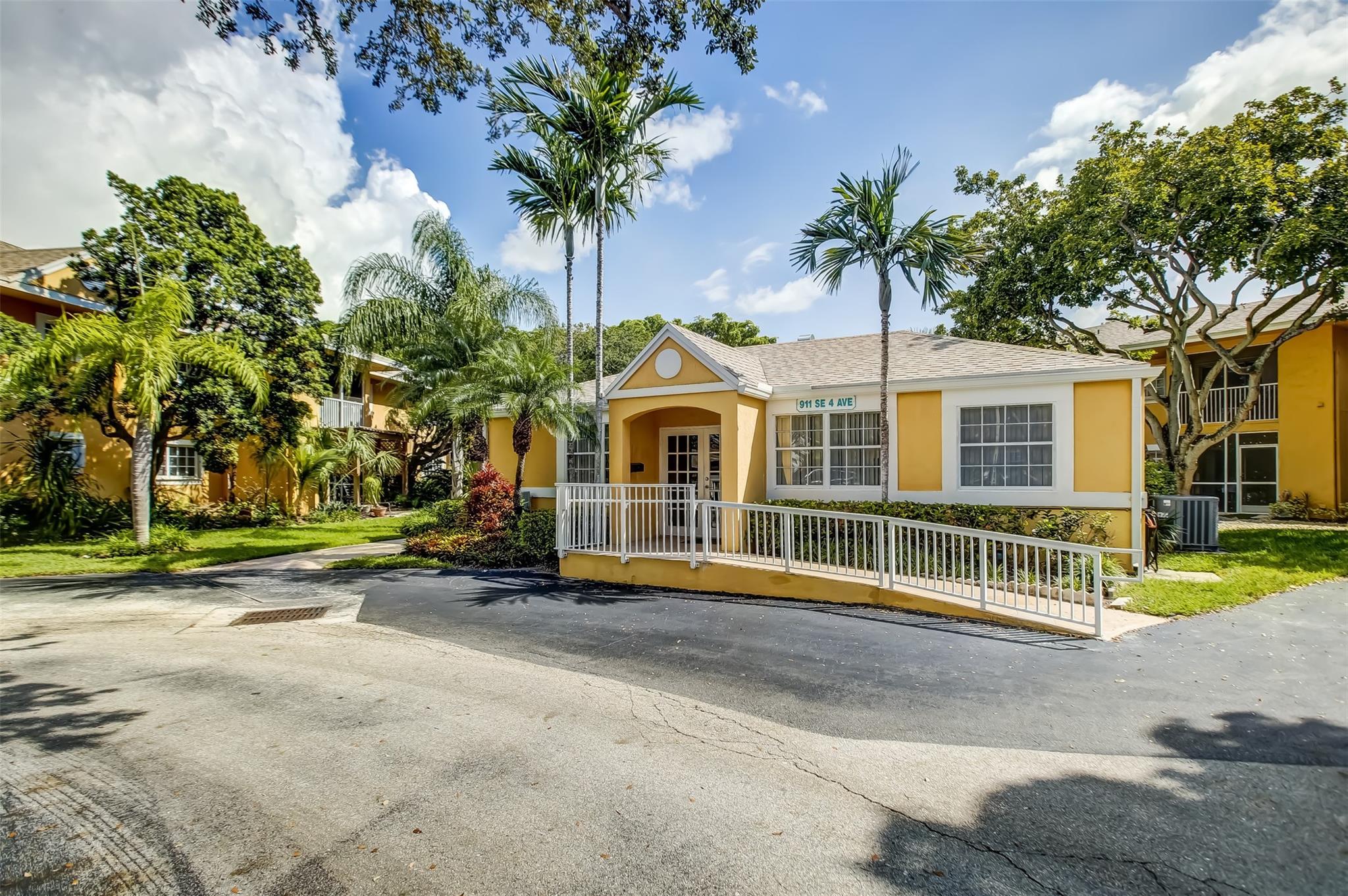 401 SE 10th St Unit: 107