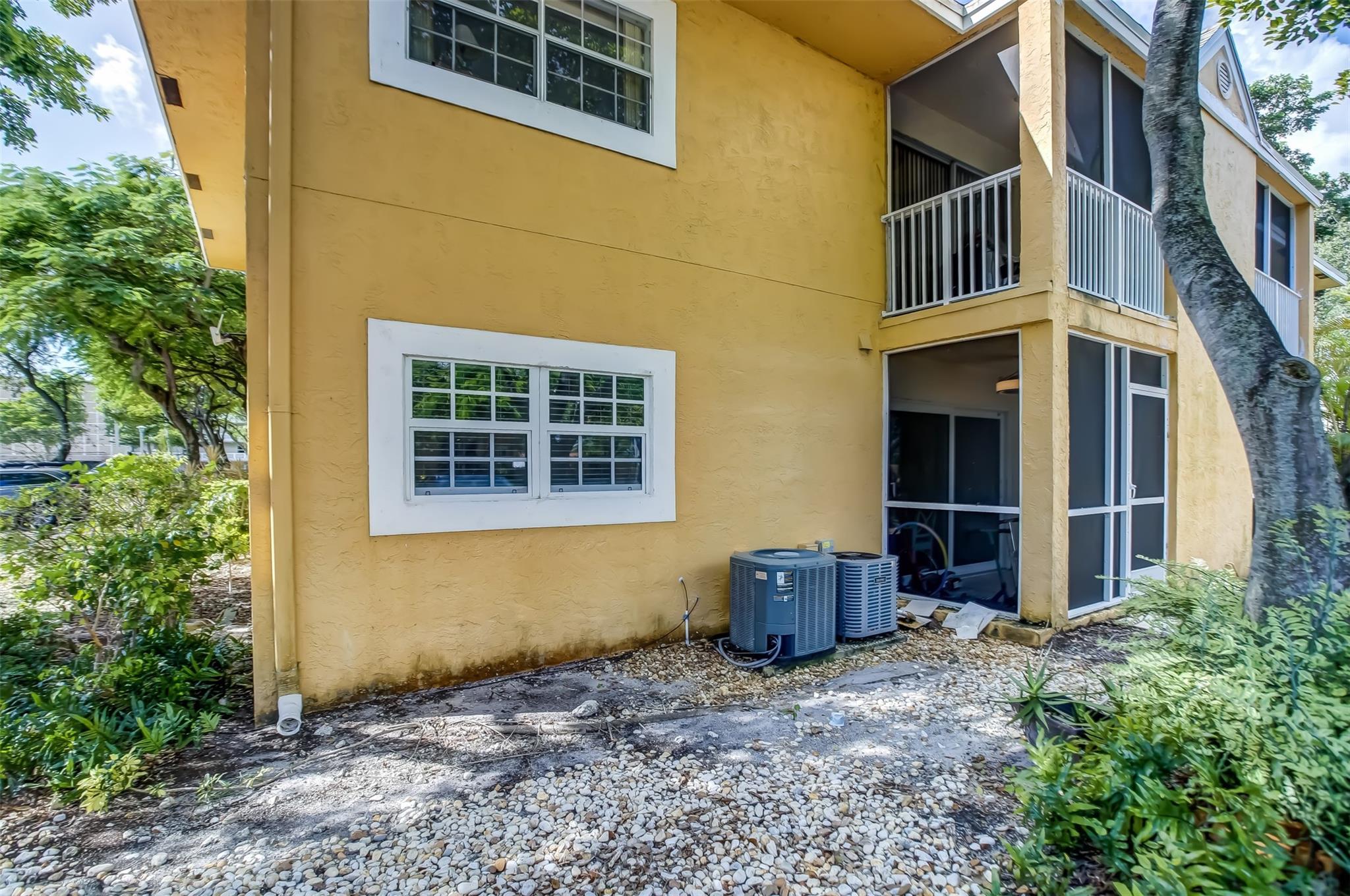 401 SE 10th St Unit: 107
