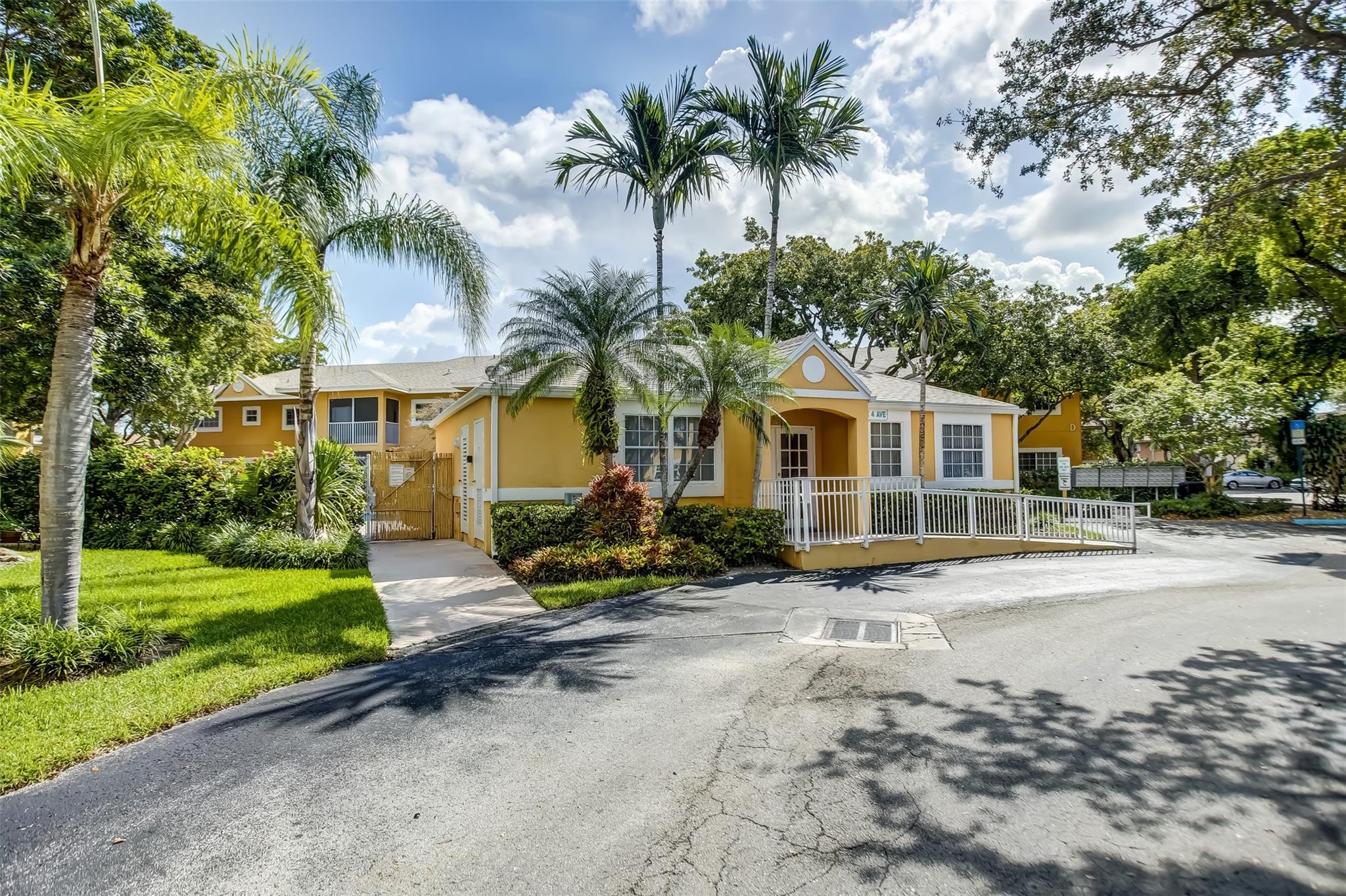 401 SE 10th St Unit: 107