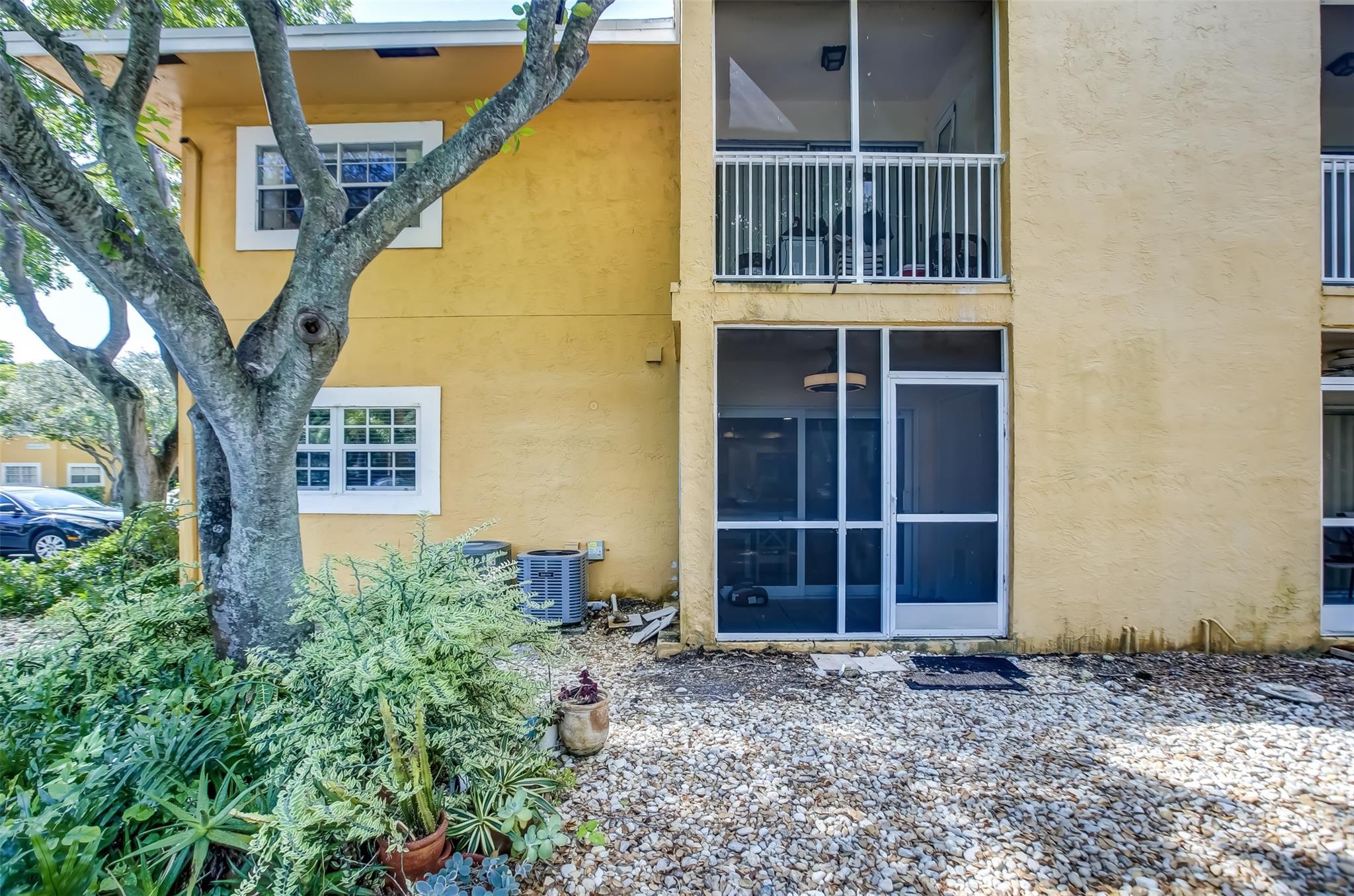 401 SE 10th St Unit: 107