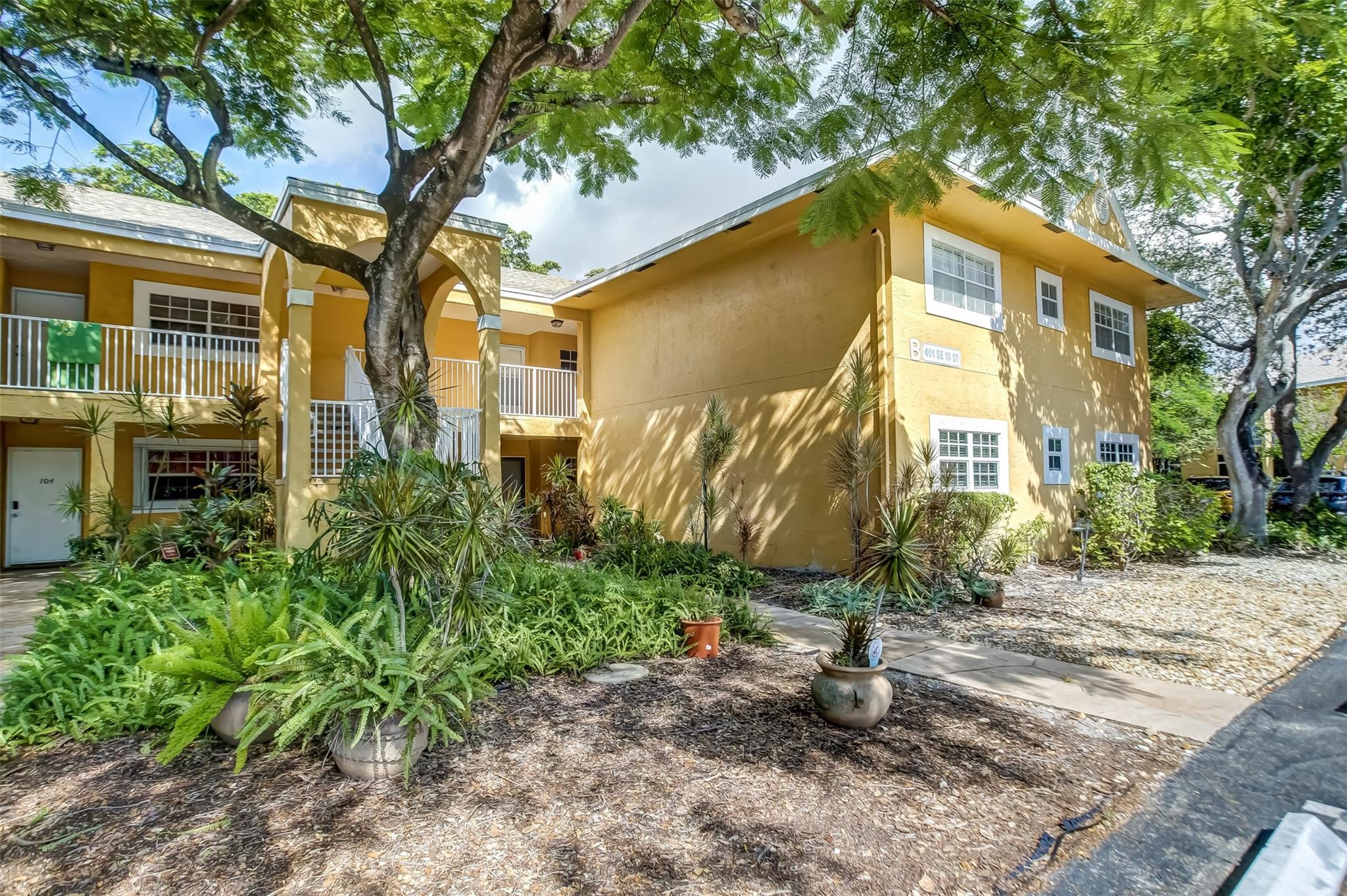 401 SE 10th St Unit: 107