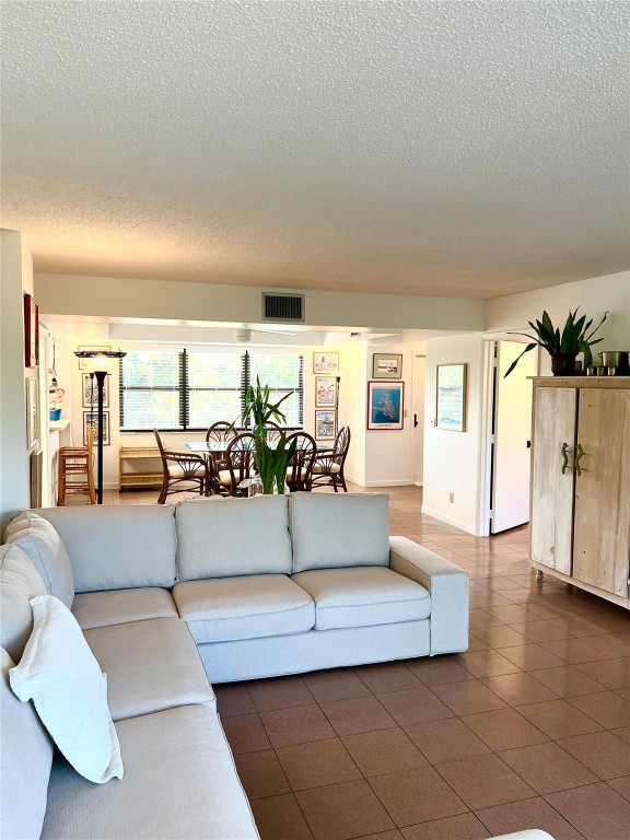277 N Ocean Boulevard 303, Boca Raton Unit: 303