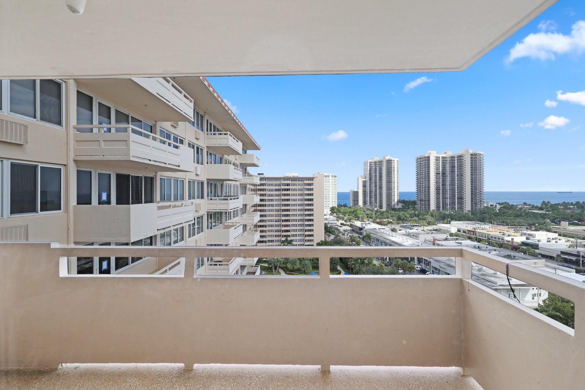 3233 NE 34th St Unit: 1512A