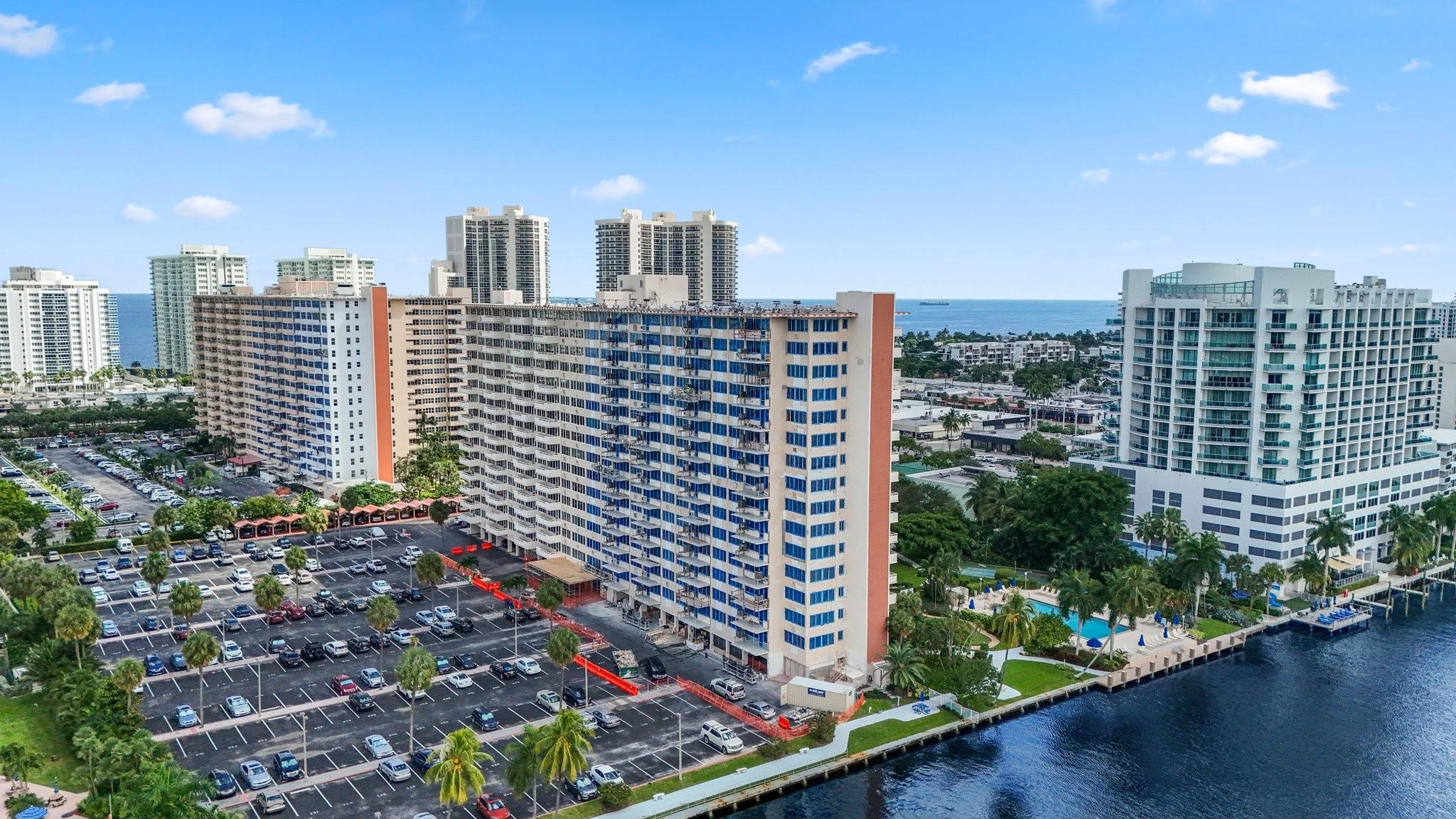 3233 NE 34th St Unit: 1512A