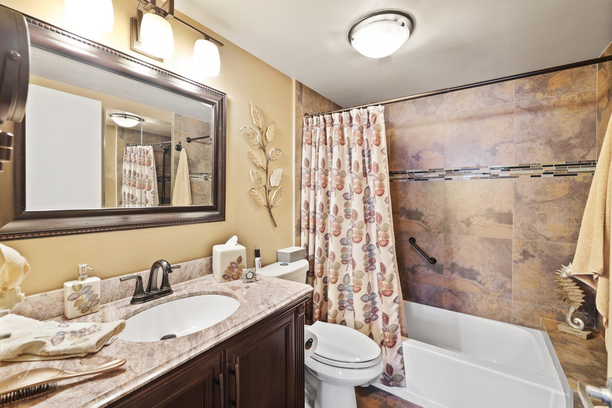 3233 NE 34th St Unit: 1512A