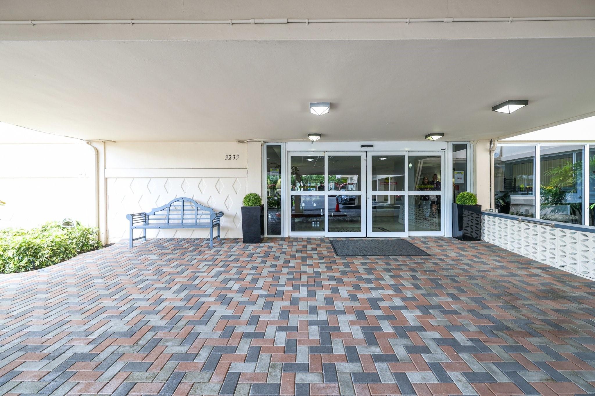 3233 NE 34th St Unit: 1512A