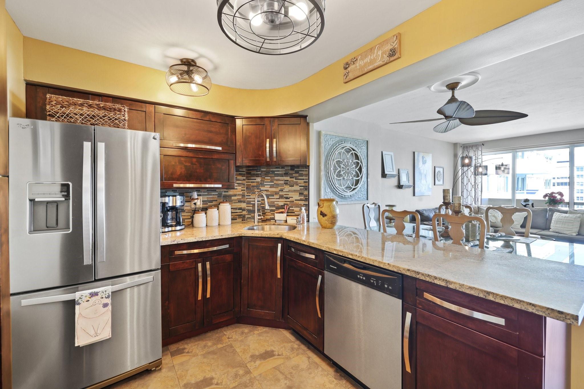 3233 NE 34th St Unit: 1512A