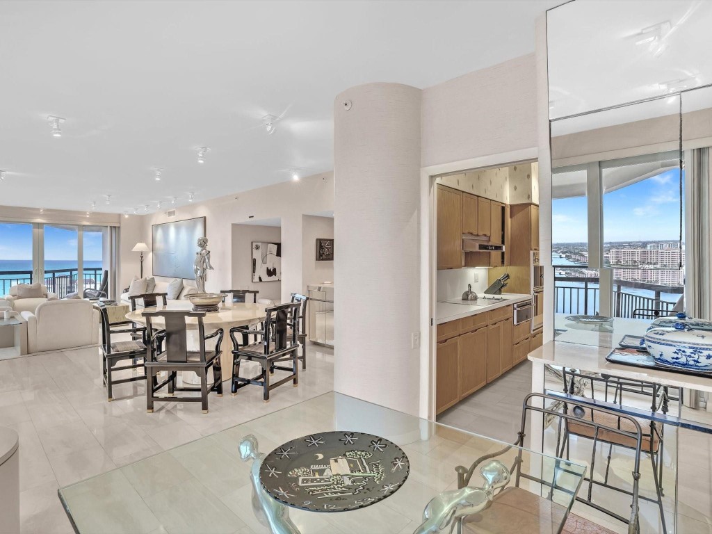 901 E Camino Real Ph-2B, Boca Raton Unit: Ph-2B