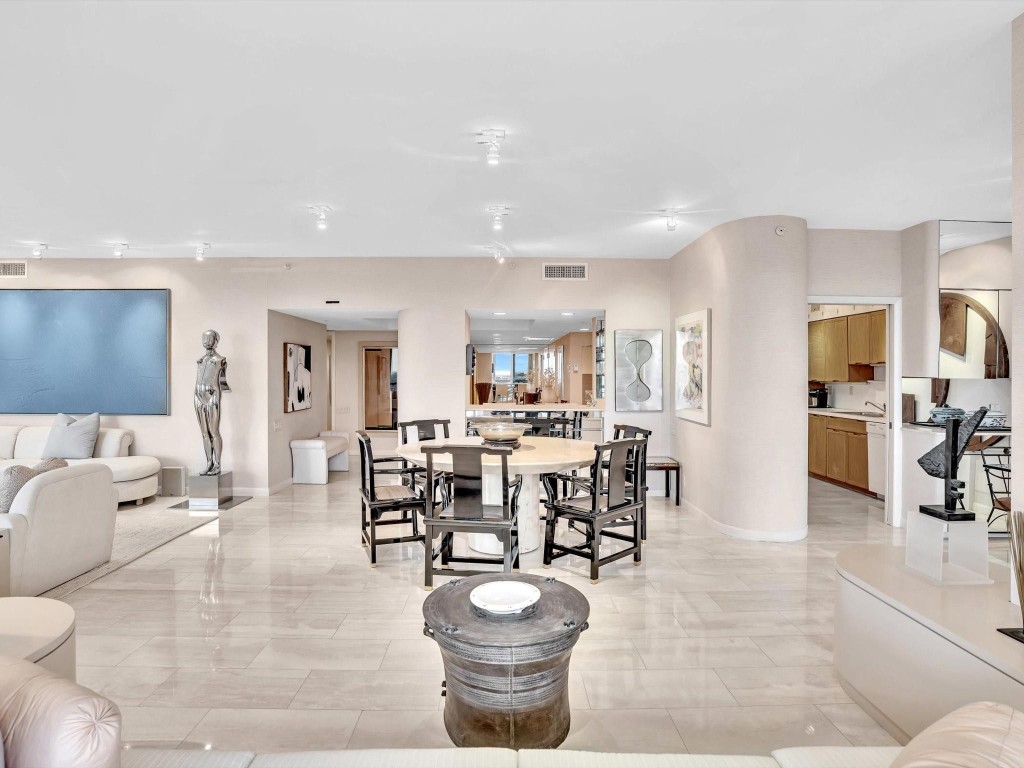 901 E Camino Real Ph-2B, Boca Raton Unit: Ph-2B