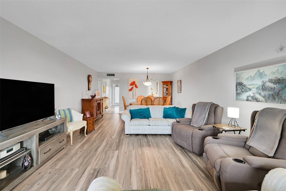 7300 Lake Circle Drive 306