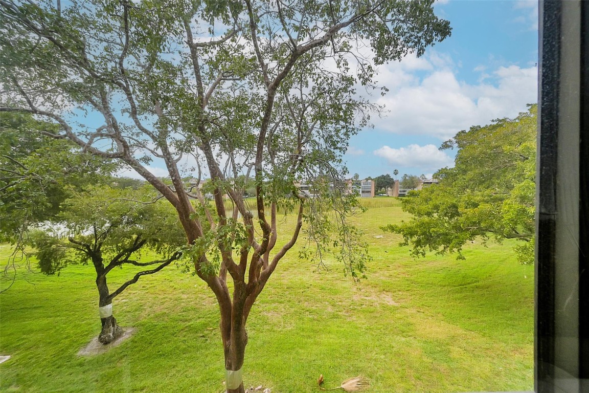 7300 Lake Circle Drive 306