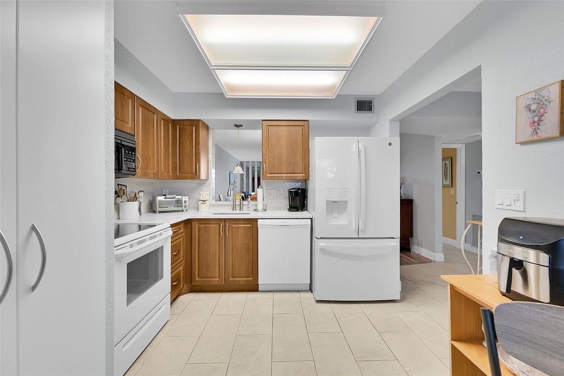 7300 Lake Circle Drive 306