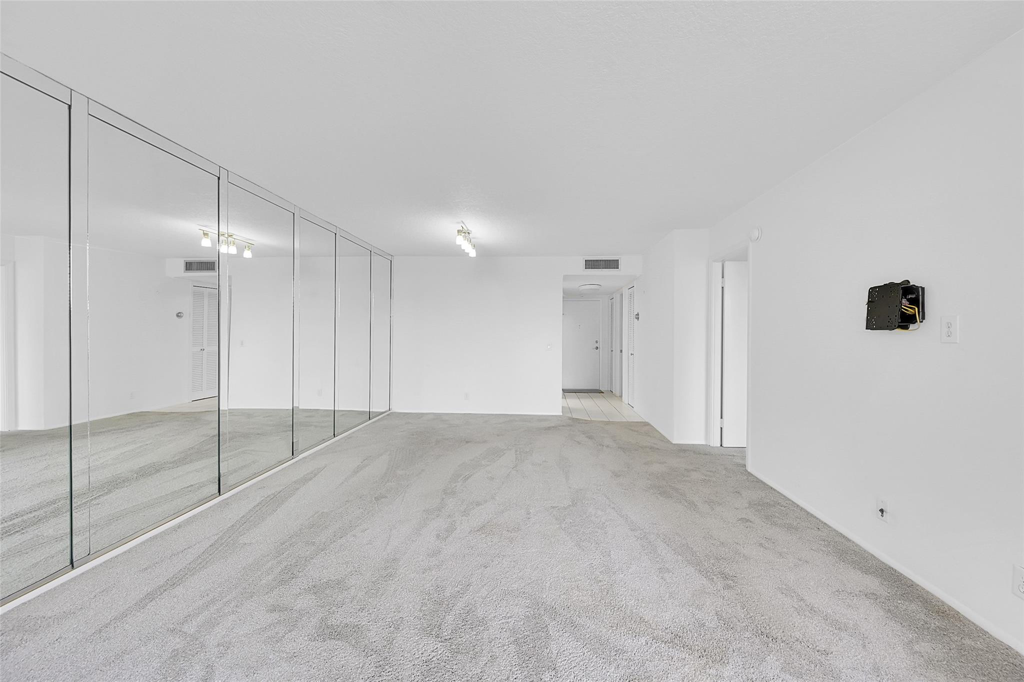 2000 S Ocean Boulevard 2P, Lauderdale-By-The-Sea Unit: 2P