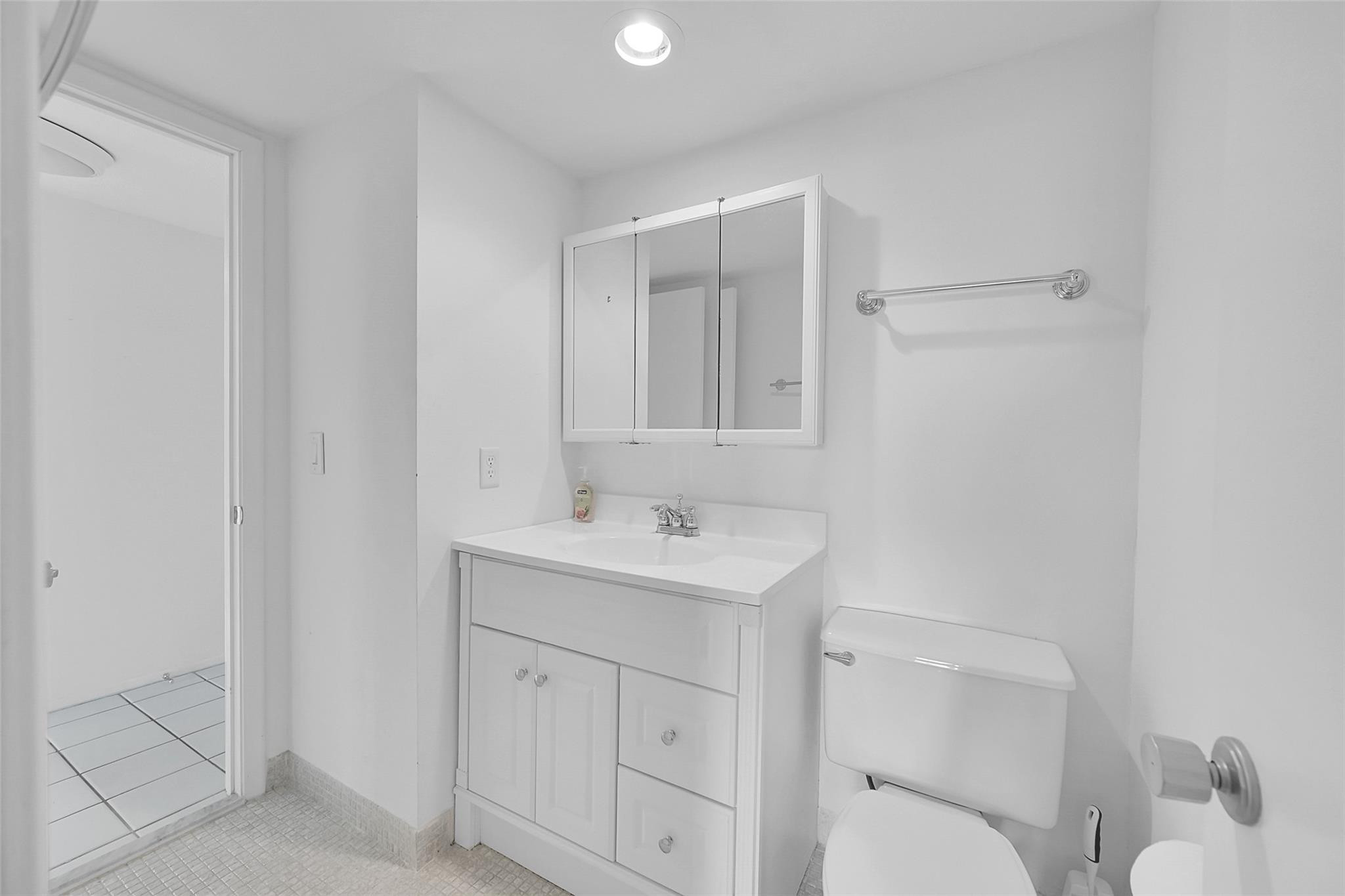 2000 S Ocean Boulevard 2P, Lauderdale-By-The-Sea Unit: 2P