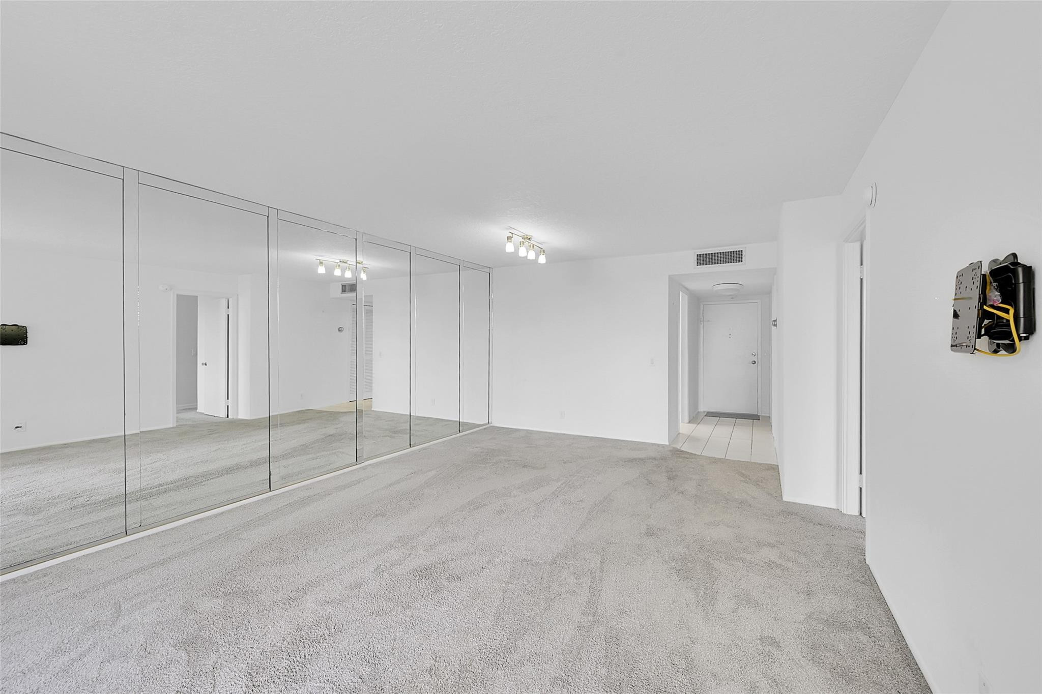 2000 S Ocean Boulevard 2P, Lauderdale-By-The-Sea Unit: 2P