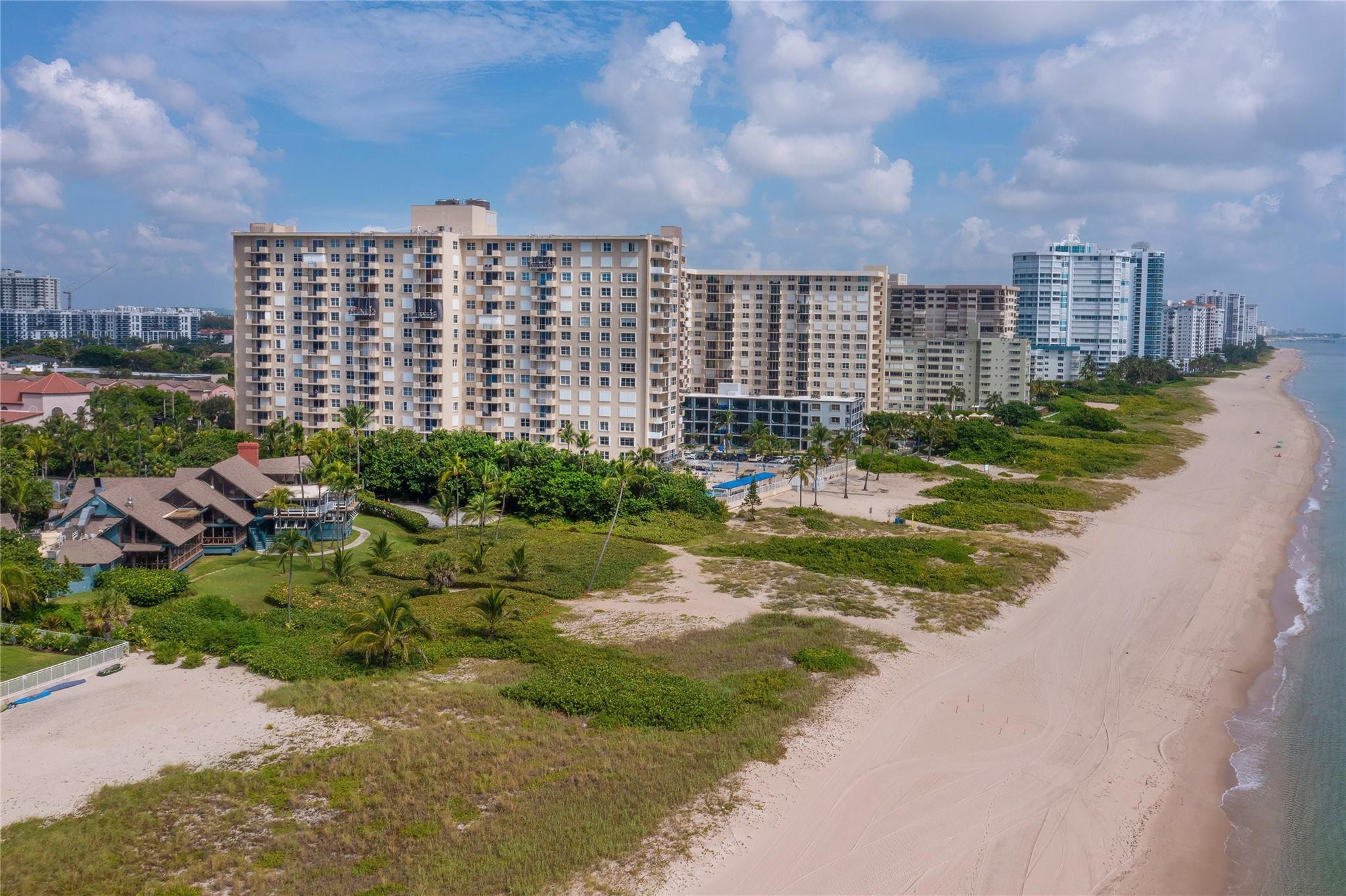 2000 S Ocean Boulevard 2P, Lauderdale-By-The-Sea Unit: 2P