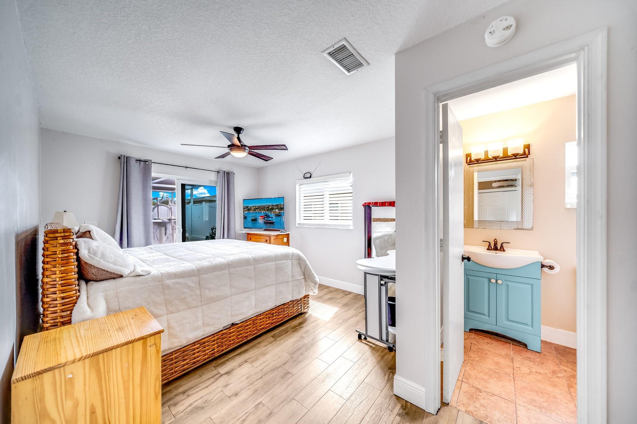 1260 NW 49th Ct