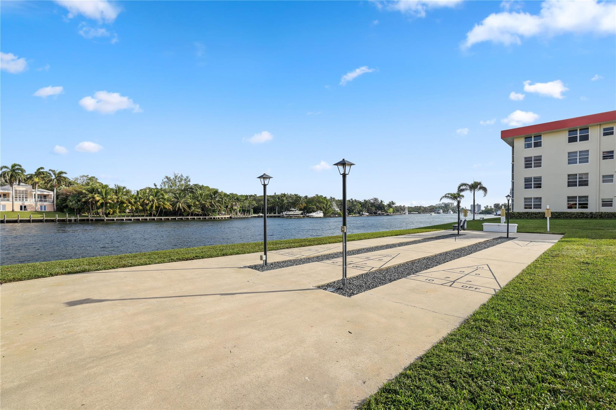 3100 NE 48th Ct 302