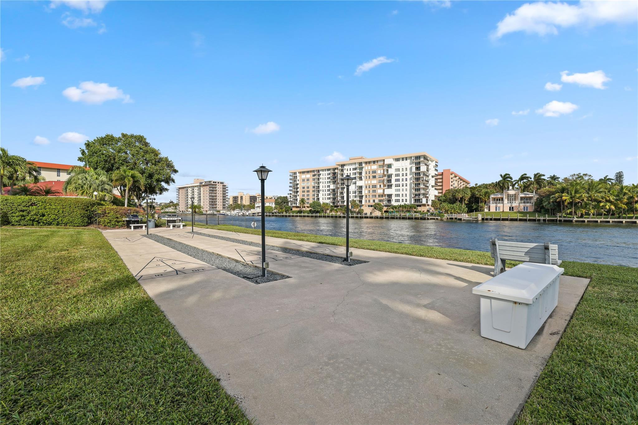 3100 NE 48th Ct 302