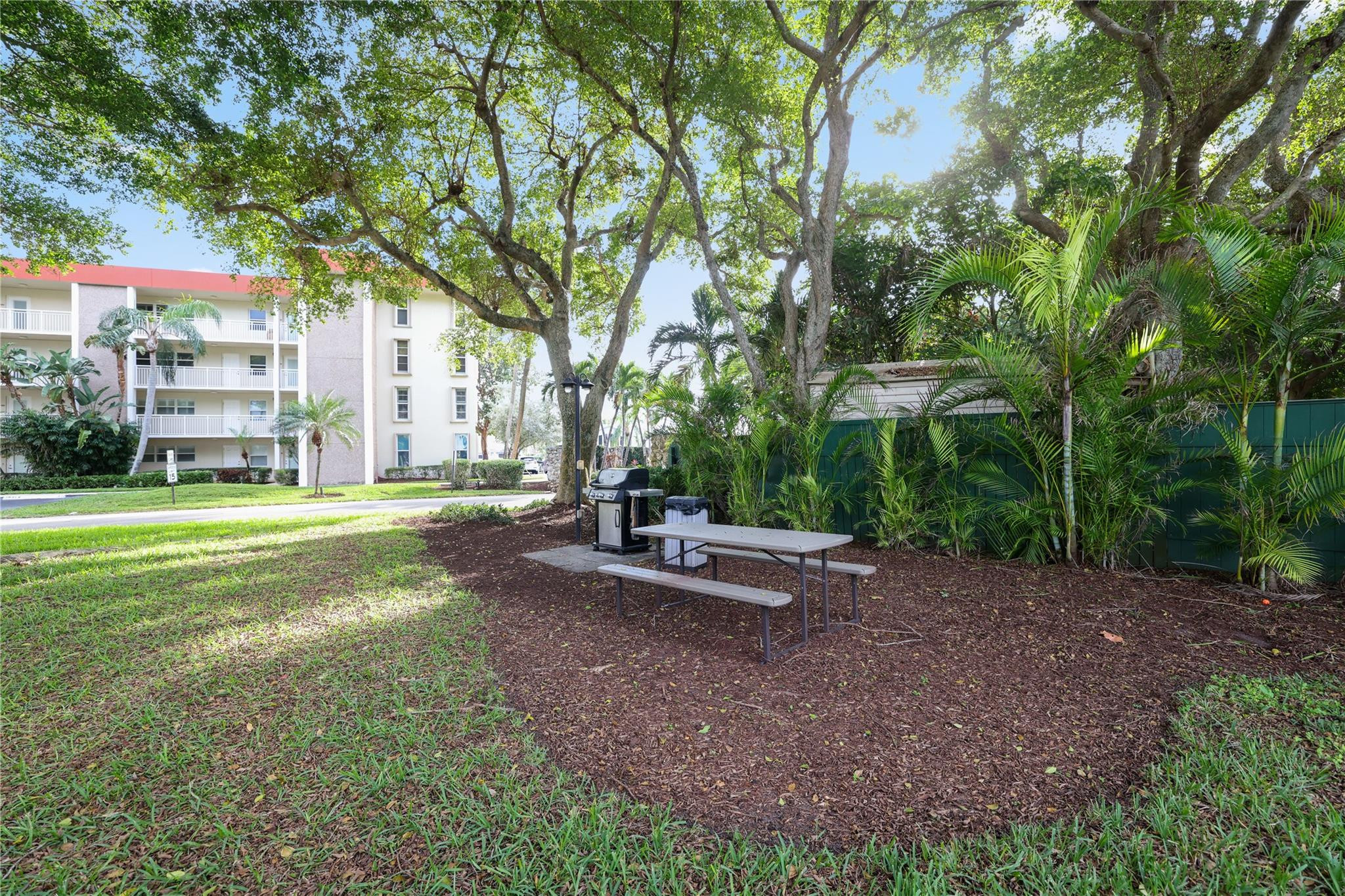3100 NE 48th Ct 302