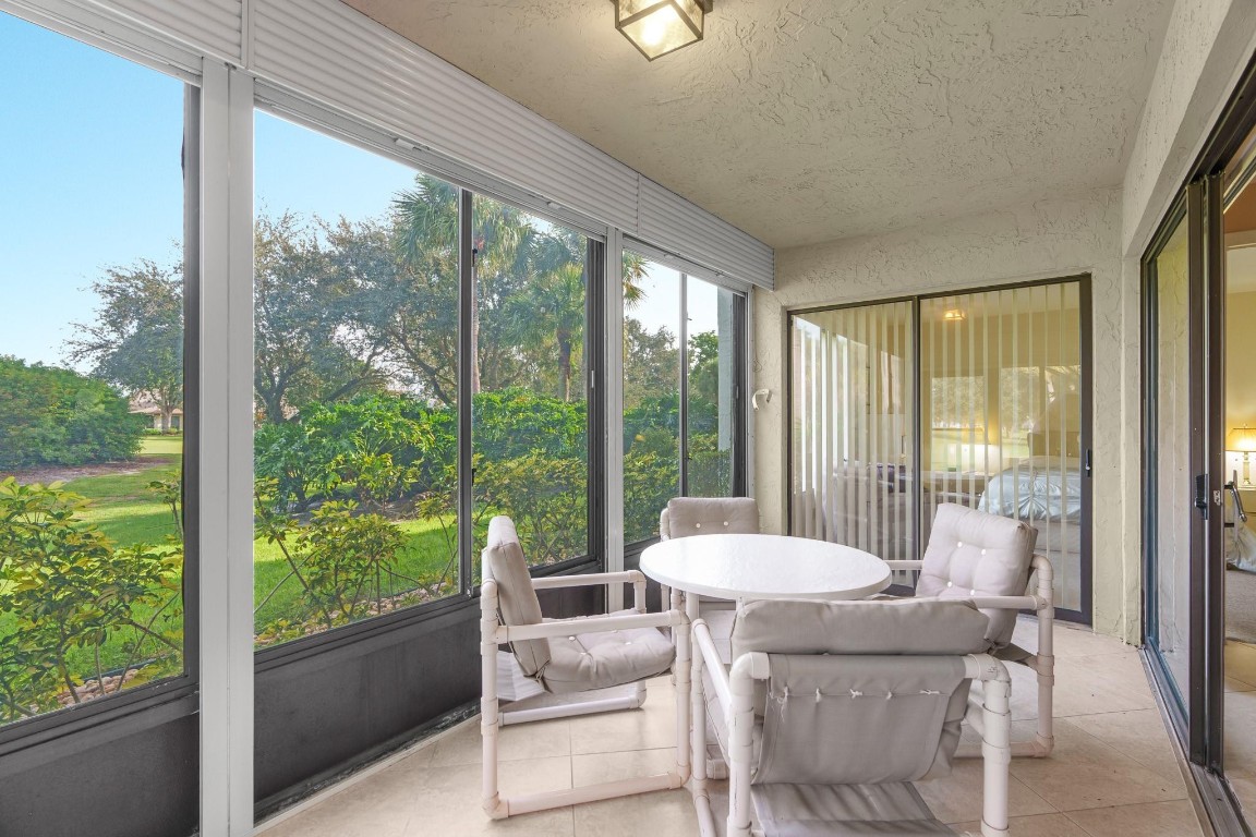 5687 Fairway Park Drive 101, Boynton Beach Unit: 101