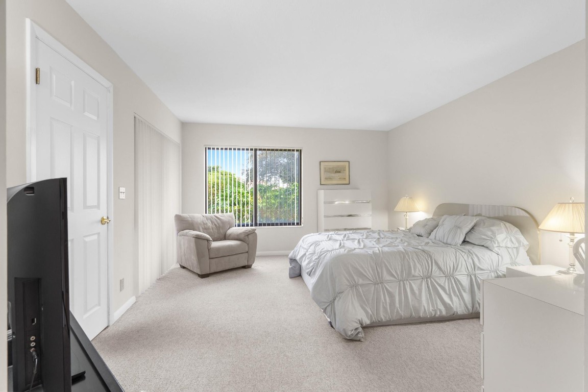 5687 Fairway Park Drive 101, Boynton Beach Unit: 101