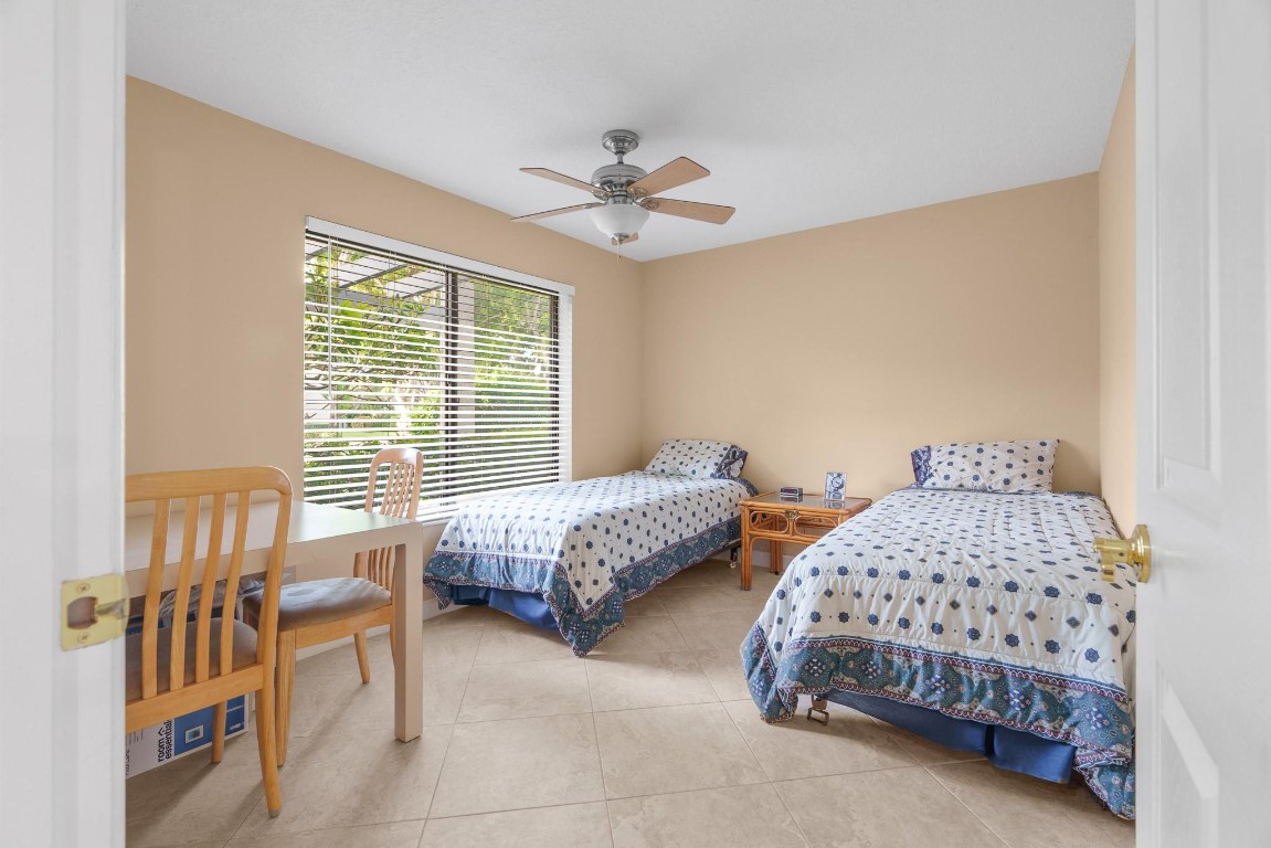 5687 Fairway Park Drive 101, Boynton Beach Unit: 101