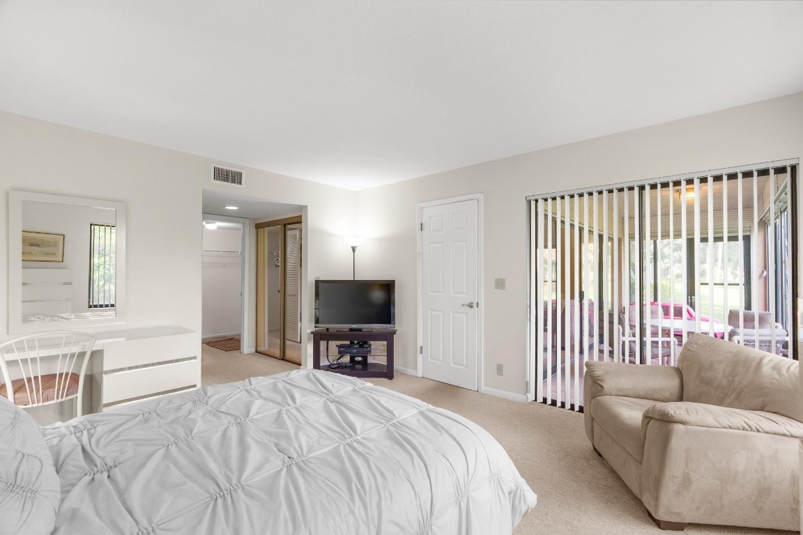 5687 Fairway Park Drive 101, Boynton Beach Unit: 101