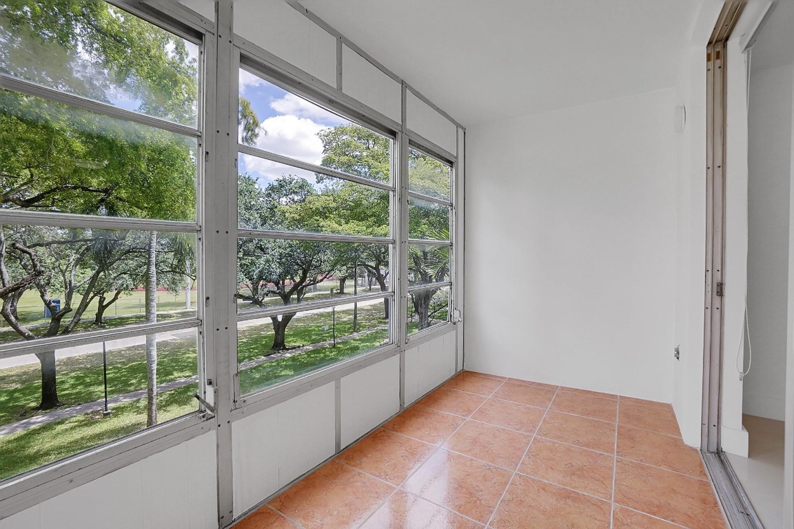 1681 NW 70th Avenue 310, Plantation Unit: 310