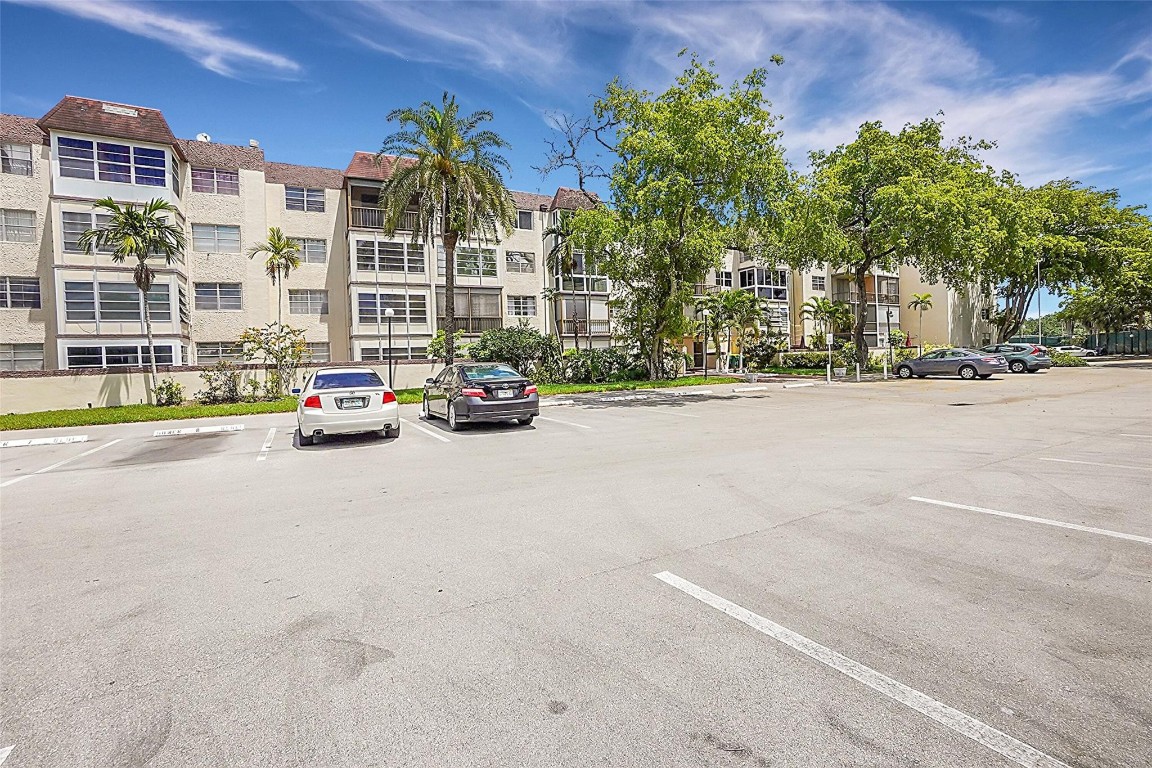 1681 NW 70th Avenue 310, Plantation Unit: 310