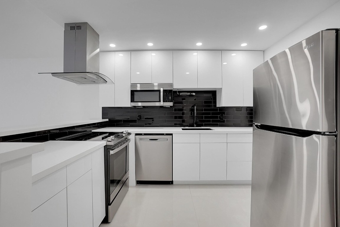 1681 NW 70th Avenue 310, Plantation Unit: 310