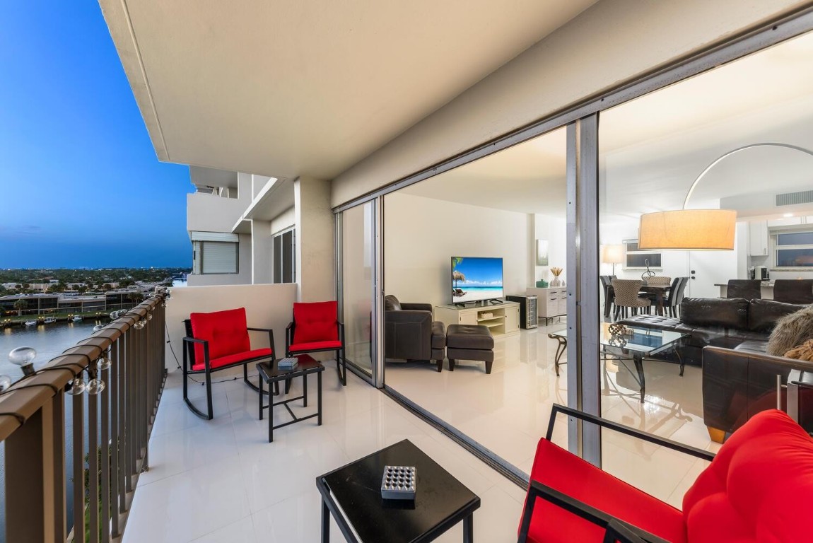 801 S Federal Hwy 906