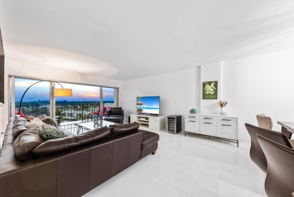 801 S Federal Hwy 906