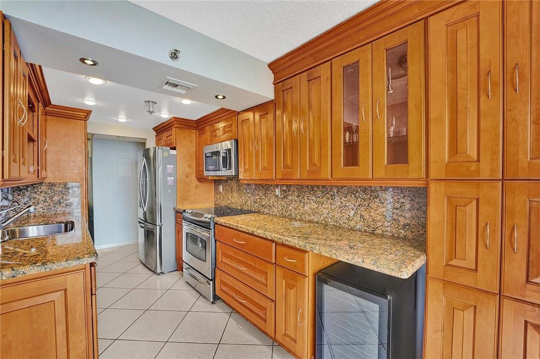 210 174th Street 1811, Sunny Isles Beach Unit: 1811