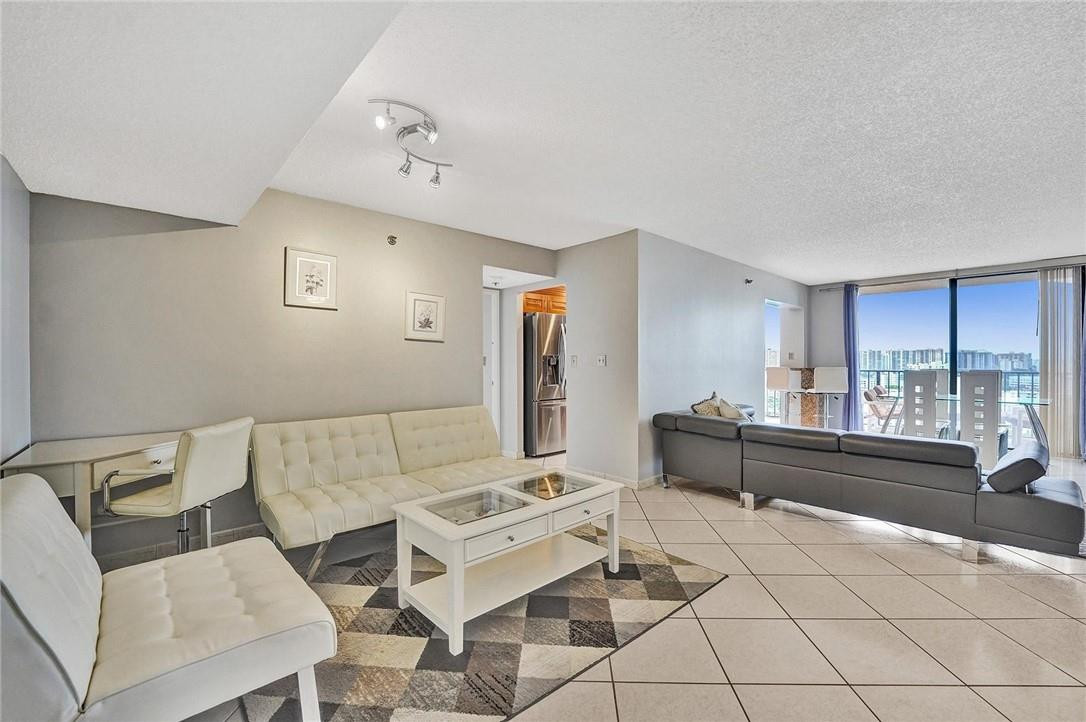210 174th Street 1811, Sunny Isles Beach Unit: 1811