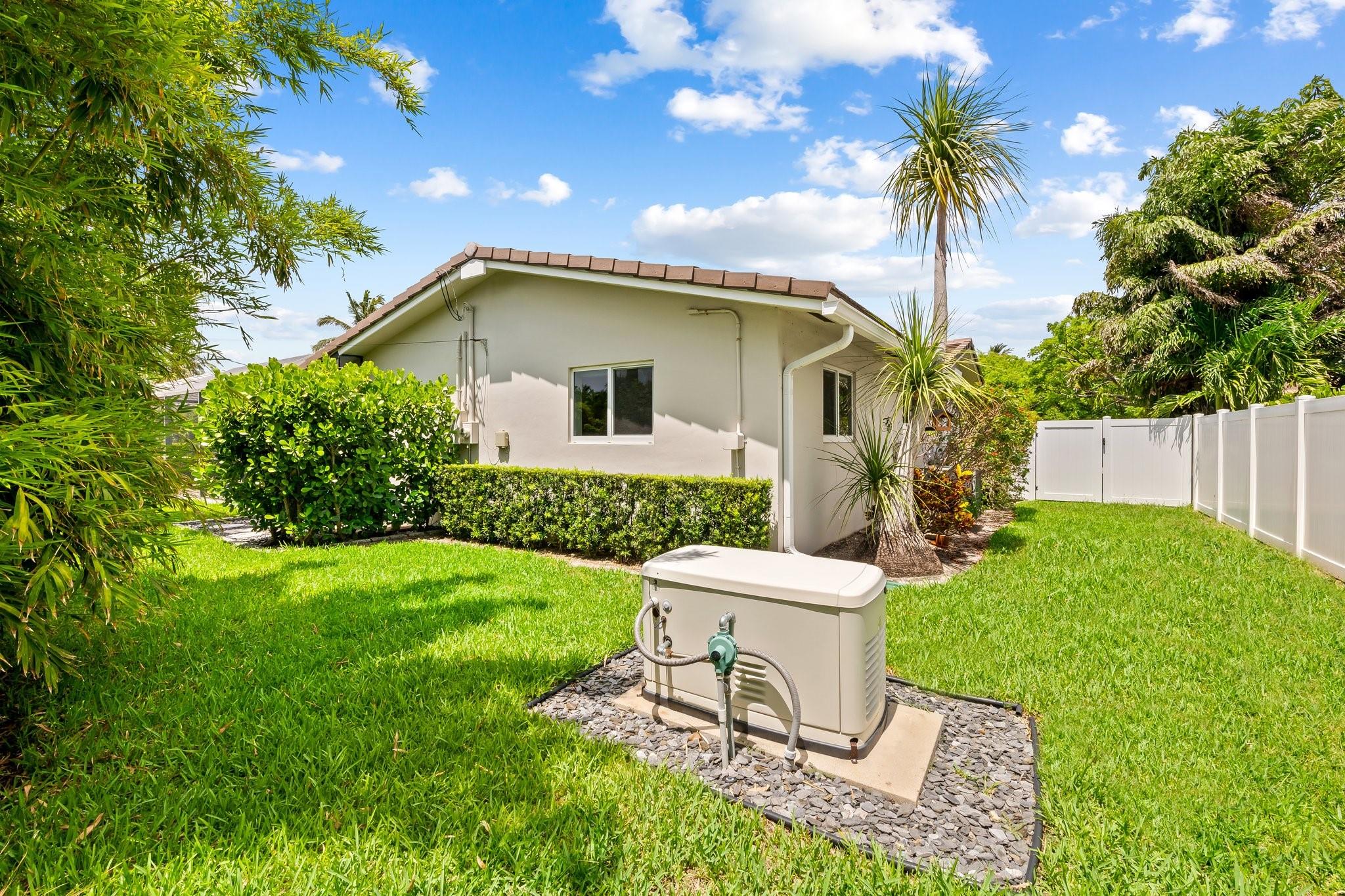 4420 NE 30th Ave