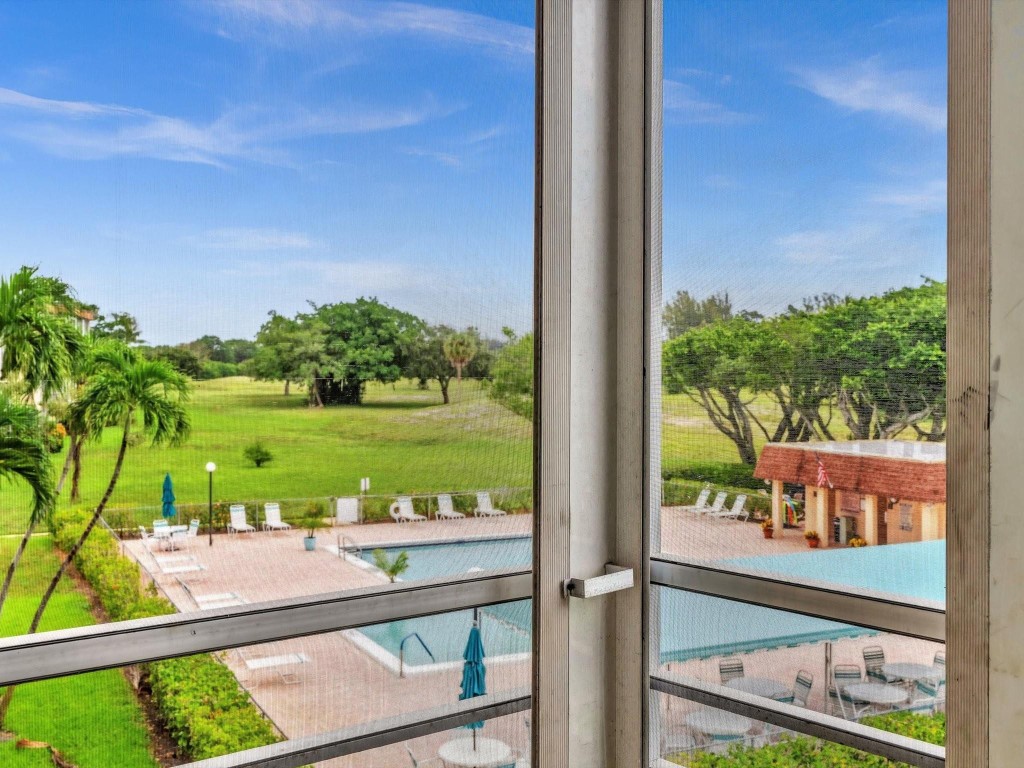 6100 NW 2nd Avenue 324, Boca Raton Unit: 324