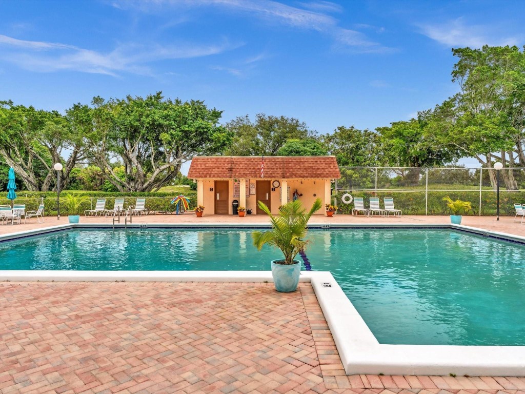 6100 NW 2nd Avenue 324, Boca Raton Unit: 324