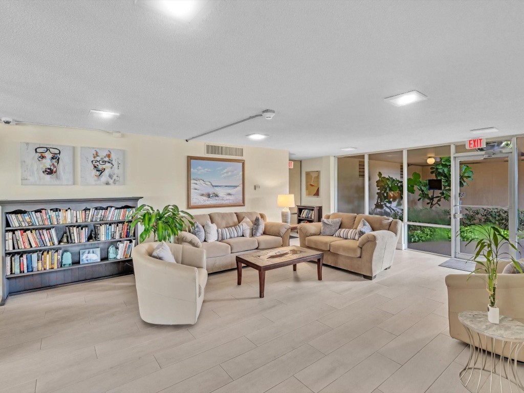 6100 NW 2nd Avenue 324, Boca Raton Unit: 324