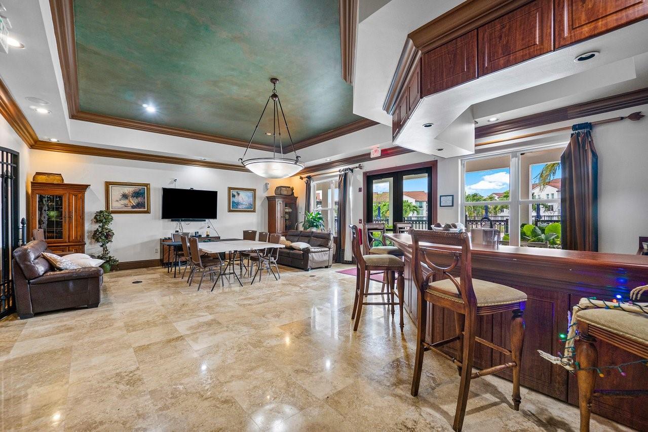 316 Villa Cir 316