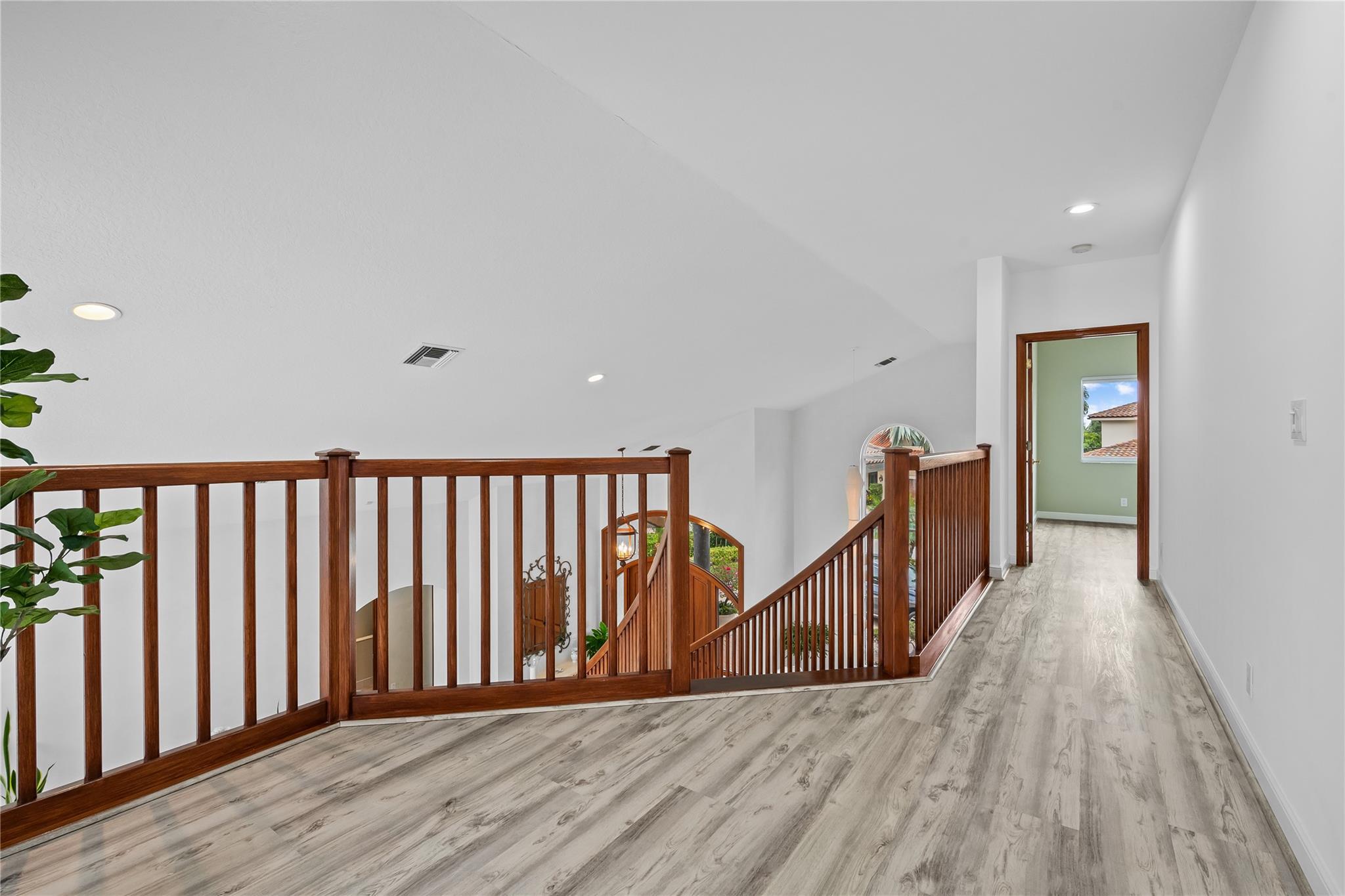 2323 NE 29th St