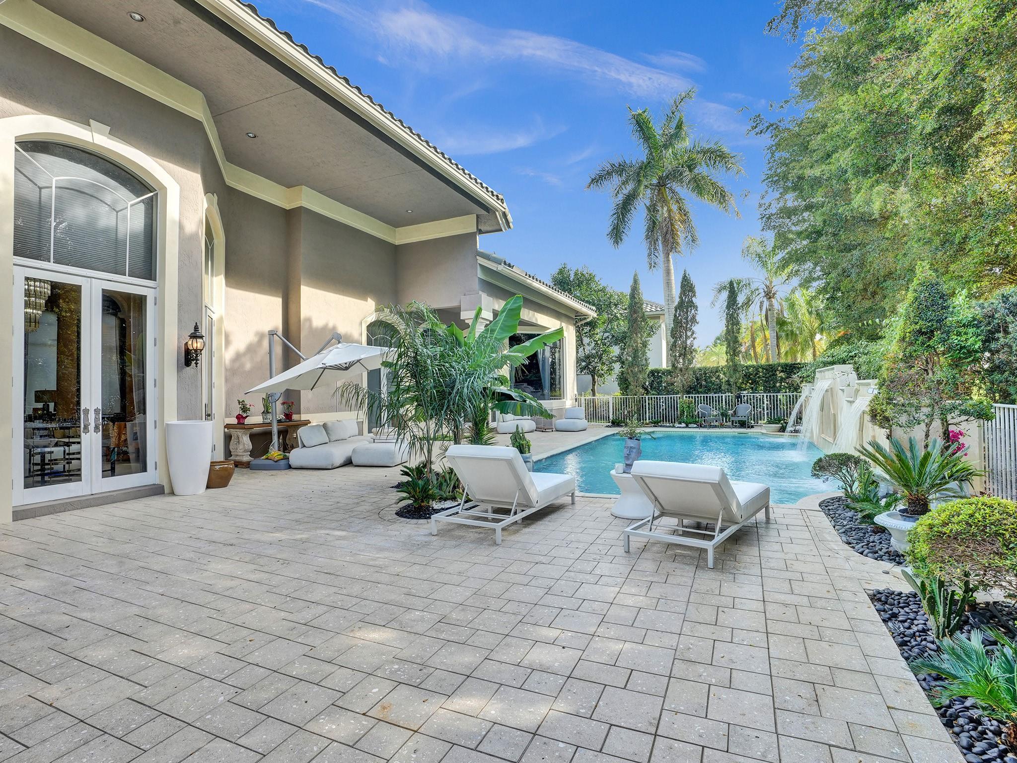 7988 Mandarin Dr