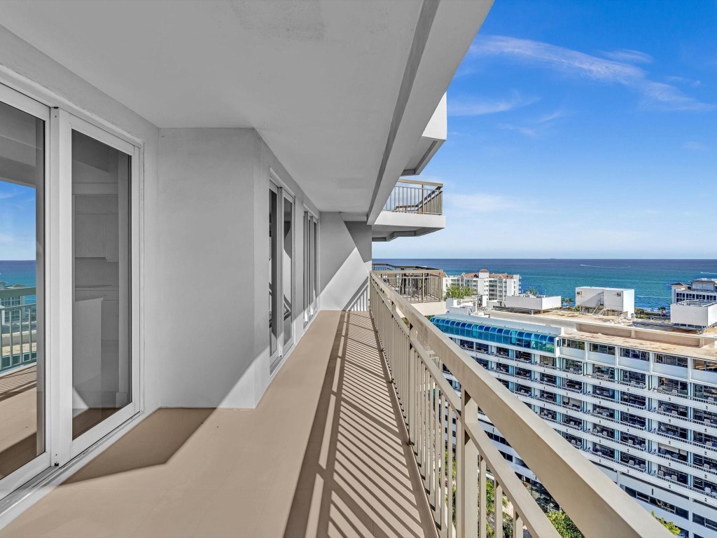 901 E Camino Real PH-1D, Boca Raton Unit: PH-1D