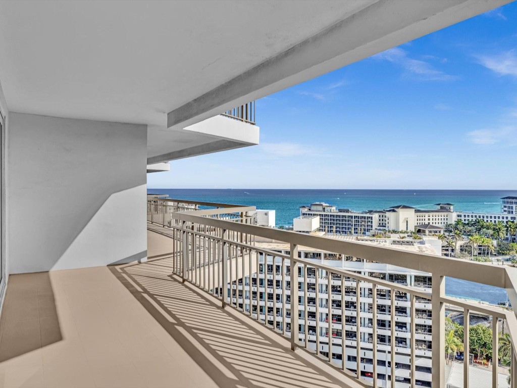 901 E Camino Real PH-1D, Boca Raton Unit: PH-1D