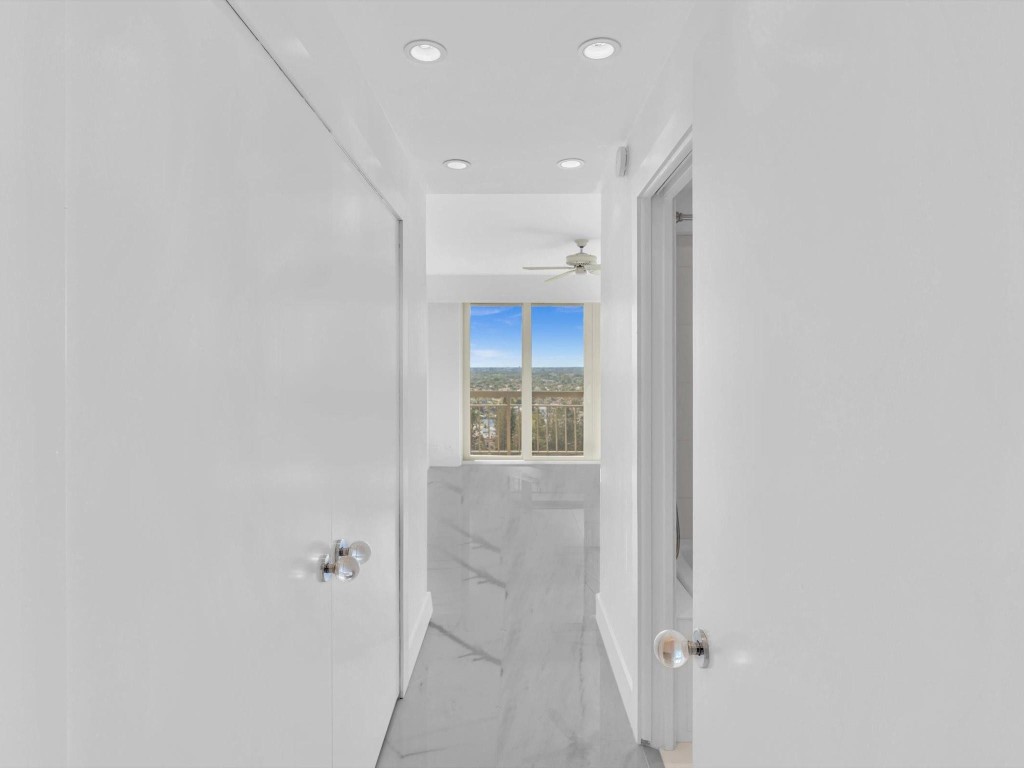 901 E Camino Real PH-1D, Boca Raton Unit: PH-1D